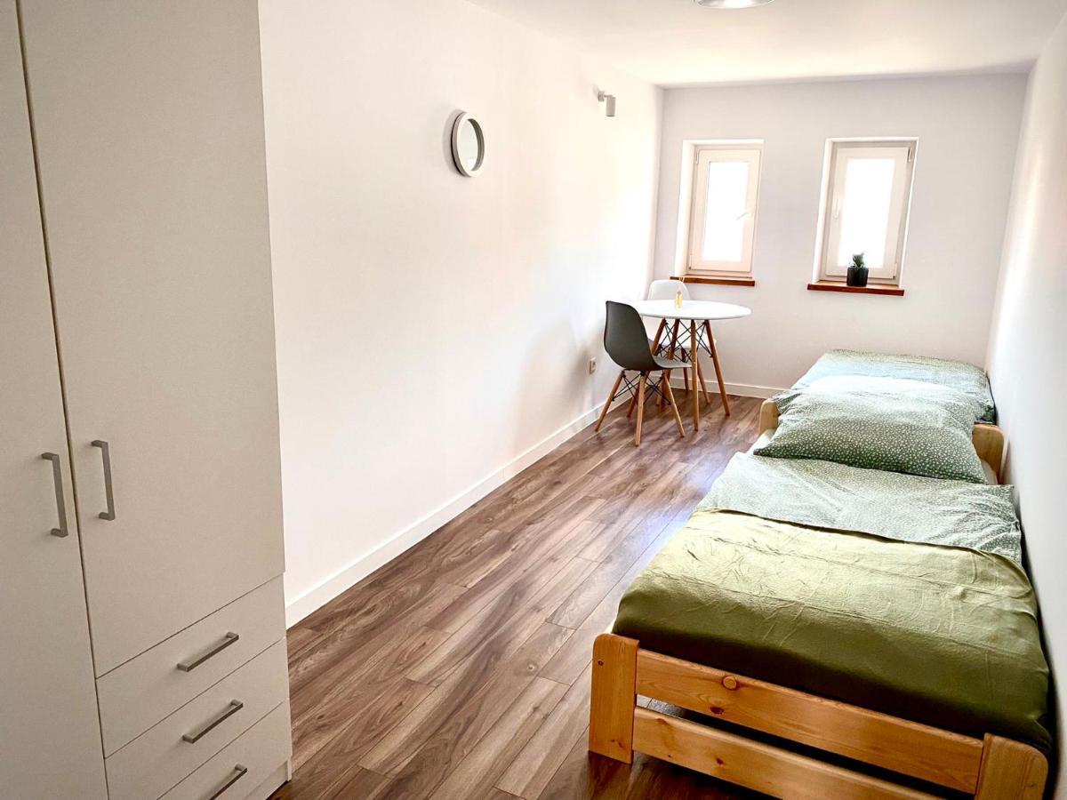 Noclegi Przy Golebiarce Wlen Exteriör bild